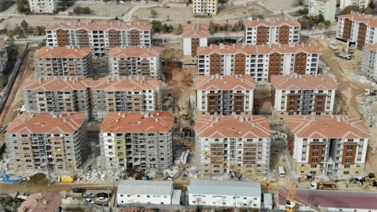 Hem yıkım, hem yapım çalışması sürüyor, bir mahalle 2 bin 251 konutla hızla dönüşüyor