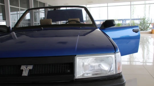 Hurda otomobil, üstü açık lüks otomobile döndü