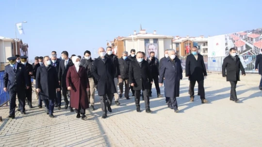 İçişleri Bakanı Süleyman Soylu, 8 bininci deprem konut teslim töreni için Elazığ'da