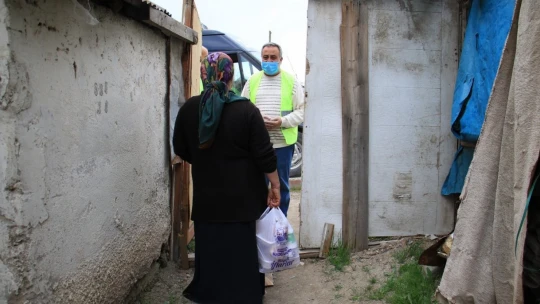 İftar çadırı kurulmadı ama kazanlar ihtiyaç sahipleri için kaynadı