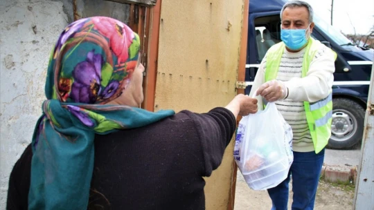 İftar çadırı kurulmadı ama kazanlar ihtiyaç sahipleri için kaynadı