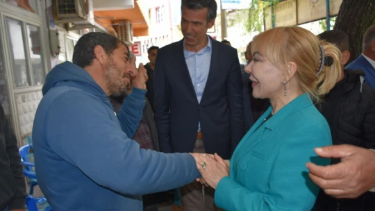 İlçe Sakinlerinden Prof. Dr. Yasemin Açık'a, Umudumuzu Size Bağladık