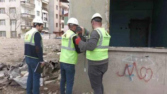 Binanın Hasarlı Olup Olmadığını Anlamak İçin Her Şartta Karot Alınması Gereklidir