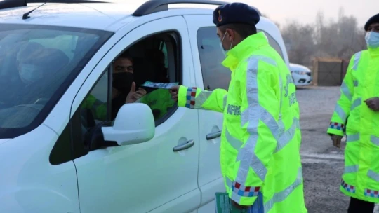 Jandarma ekipleri, trafik uygulamalarını yoğunlaştırdı