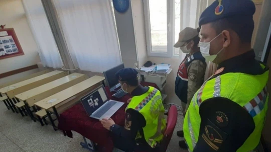 Jandarmadan öğrencilere EBA üzerinden eğitim