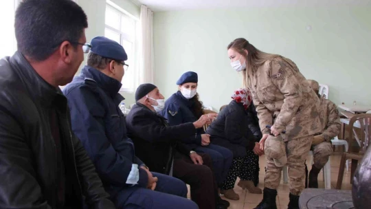 Jandarmayla yaşadığı 'bayram harçlığı' diyaloğuyla gönüllere taht kurmuştu, acı haberi geldi