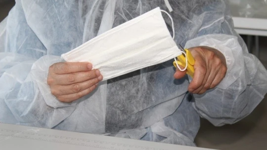 Kadınlardan, maske üretimi ile aile bütçesine katkı