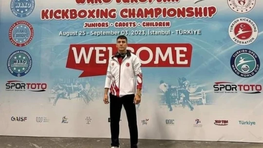 Kick boksta Elazığlı sporculardan 3 madalya