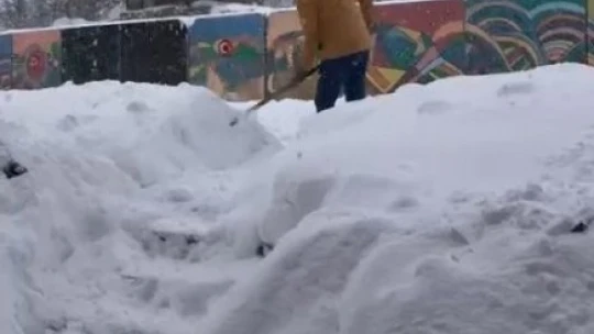 Kış aylarında 3 metre kar yağan ilçede yaz havası