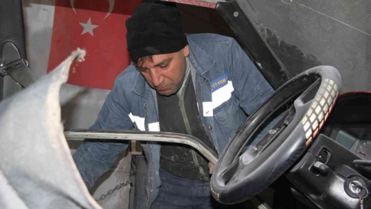 Kızının okuması için birlikte üniversite sınavına girmişti, şimdi 3. üniversitesini bitirmeye çalışıyor