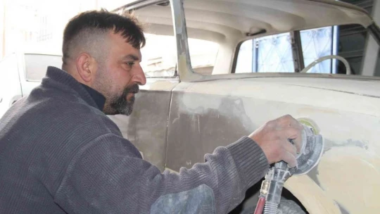 Kızının okuması için birlikte üniversite sınavına girmişti, şimdi 3. üniversitesini bitirmeye çalışıyor