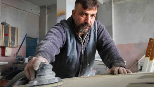 Kızının okuması için birlikte üniversite sınavına girmişti, şimdi 3. üniversitesini bitirmeye çalışıyor