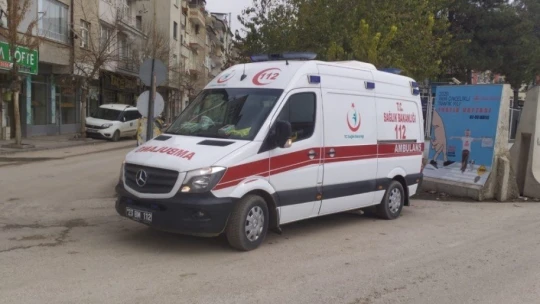 Kocasının bıçakladığı 1 çocuk annesi, polis merkezine sığındı