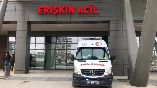 Kocasının bıçakladığı 1 çocuk annesi, polis merkezine sığındı
