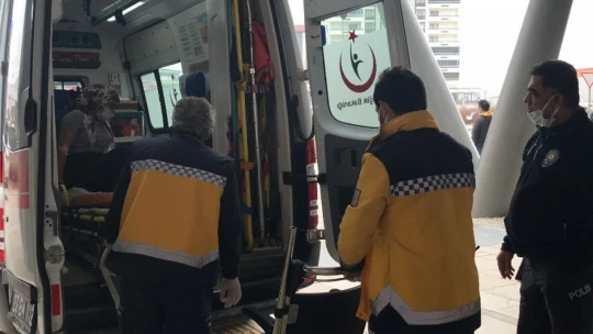 Kocasının bıçakladığı 1 çocuk annesi, polis merkezine sığındı
