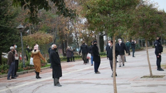 Korona unutuldu, intihara teşebbüsü vatandaşlar film gibi izledi