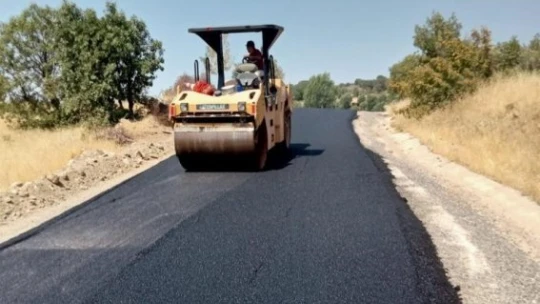 Köy yollarında çalışmalar sürüyor