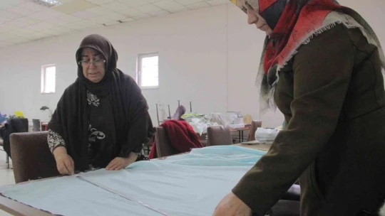 Mahalledeki Sosyal Tesis Kadınlara İş Kapısı Oluyor