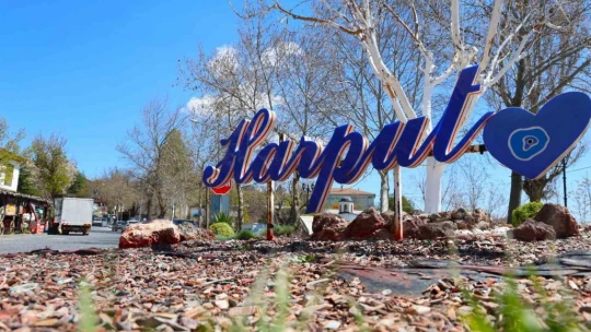 Medeniyetler beşiği 4 bin yıllık Harput'ta ilkbahar güzelliği