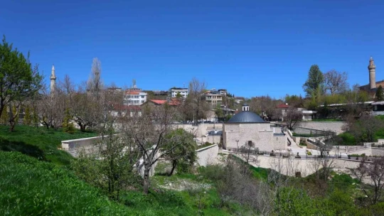 Medeniyetler beşiği 4 bin yıllık Harput'ta ilkbahar güzelliği