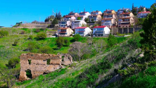 Medeniyetler beşiği 4 bin yıllık Harput'ta ilkbahar güzelliği