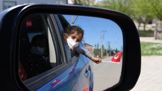 Mehmetçik'ten köy çocuklarına bayram sürprizi, gören koştu