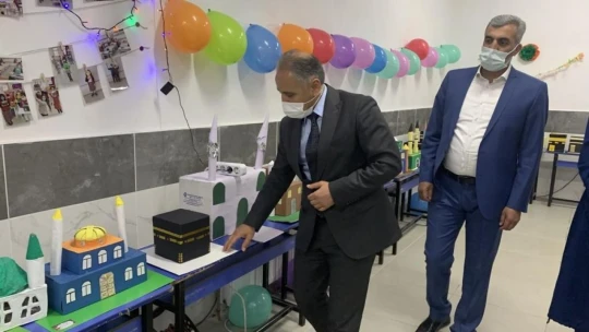 Öğrenciler atık malzemelerden eser yaptı, sergi açıldı