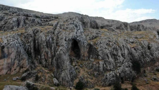 Ölbe vadisi ve Deve Mağarası turizme kazandırılmayı bekliyor