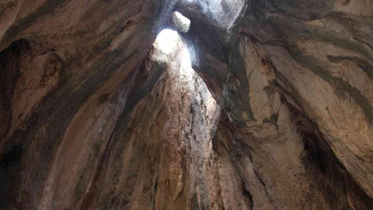 Ölbe vadisi ve Deve Mağarası turizme kazandırılmayı bekliyor