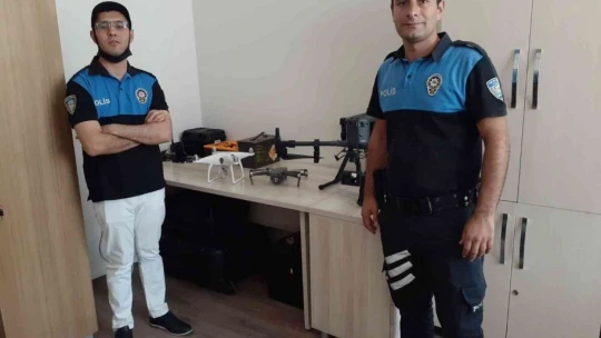 Polis ekipleri engelli ve özel çocukları sevindirdi
