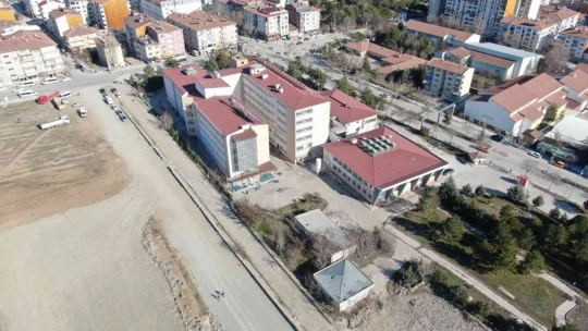 Polis Ekipleri, Hırsızların Dadandığı Eski SSK Hastanesi Binasında Kuş Uçurtmuyor