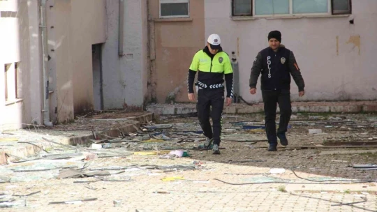 Polis Ekipleri, Hırsızların Dadandığı Eski SSK Hastanesi Binasında Kuş Uçurtmuyor