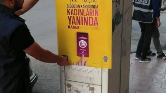 Polis ekipleri vatandaşlara KADES'i anlattı
