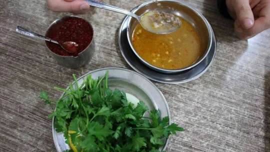 Sabah namazından sonra soluğu paçacıda alıyorlar