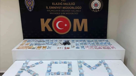 Elazığ'da Sahte Polisler Dolandırıcılık Yaparken Suçüstü Yakalandı