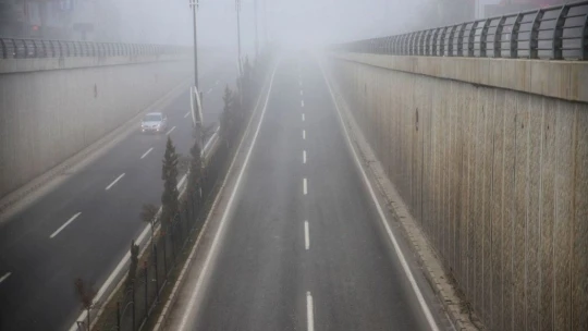 Sessizliğe bürünen Elazığ, sisle kayboldu