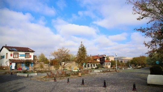 Sessizliğe bürünen medeniyetler beşiği Harput'ta sonbahar güzelliği