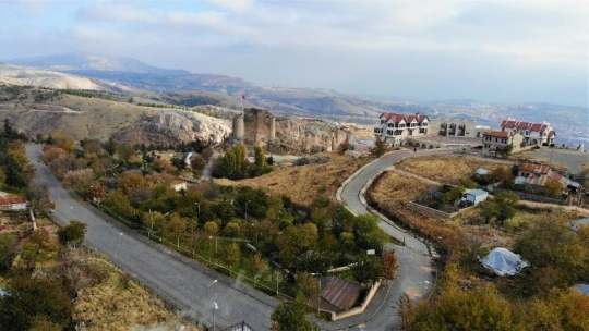 Sessizliğe bürünen medeniyetler beşiği Harput'ta sonbahar güzelliği