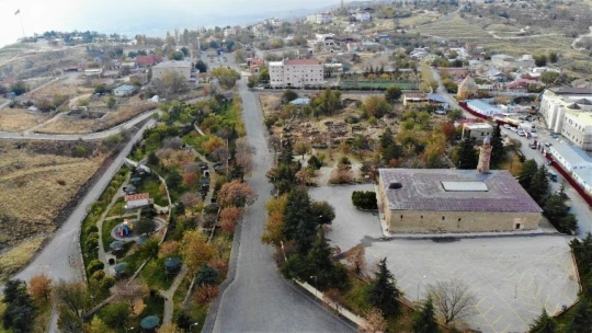 Sessizliğe bürünen medeniyetler beşiği Harput'ta sonbahar güzelliği