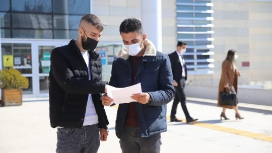 Sıfır aldığı otomobil ayıplı çıktı, hukuk mücadelesini kazandı ama yine sonuç alamadı