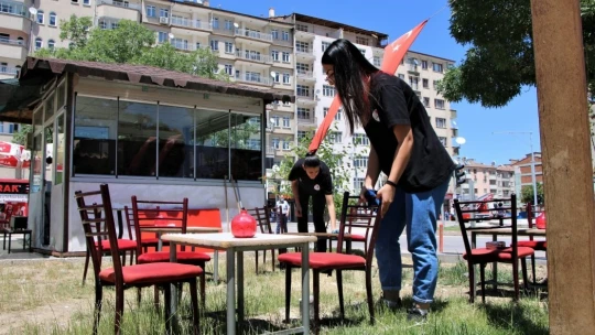 Bu Kızlar Ayakta Alkışlanır