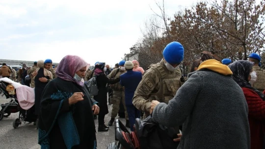 Suriye'den yurda dönen komandolar, aileleriyle buluştu duygusal anlar yaşandı