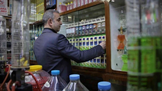 Tarih kokan kolonya dükkanında 41 yıldır Türkiye'ye koku üretiyor