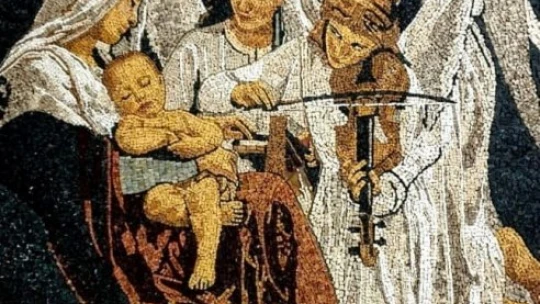 Topladığı atık taşları sanat eserine dönüştürüyor