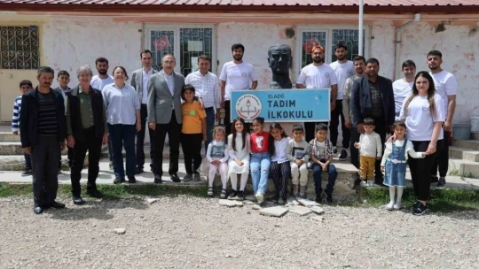 Üniversite öğrencileri köy okulunu onarıp boyadı