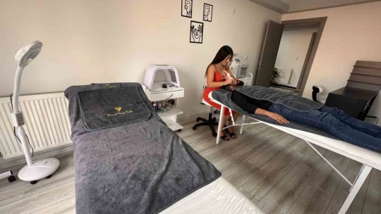 Uzmanından uyarı: ''Güneş ışınları ciltte yaşlanmaya neden olabilir''