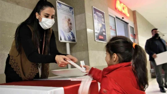 Uzmanlar ebeveynleri uyardı: ''Süt dişleri, daimi dişler için rehber görevi görür''