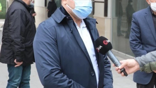 Vaka sayısı yüzde 70 düşen Elazığ'da vatandaşlar Cuma namazı için dışarı çıktı