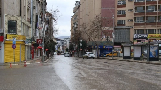 Vakaların yüzde 80'e yakın düştüğü Elazığ'da kısıtlama sessizliği