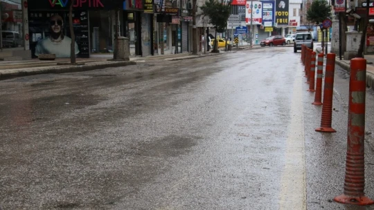Vakaların yüzde 80'e yakın düştüğü Elazığ'da kısıtlama sessizliği